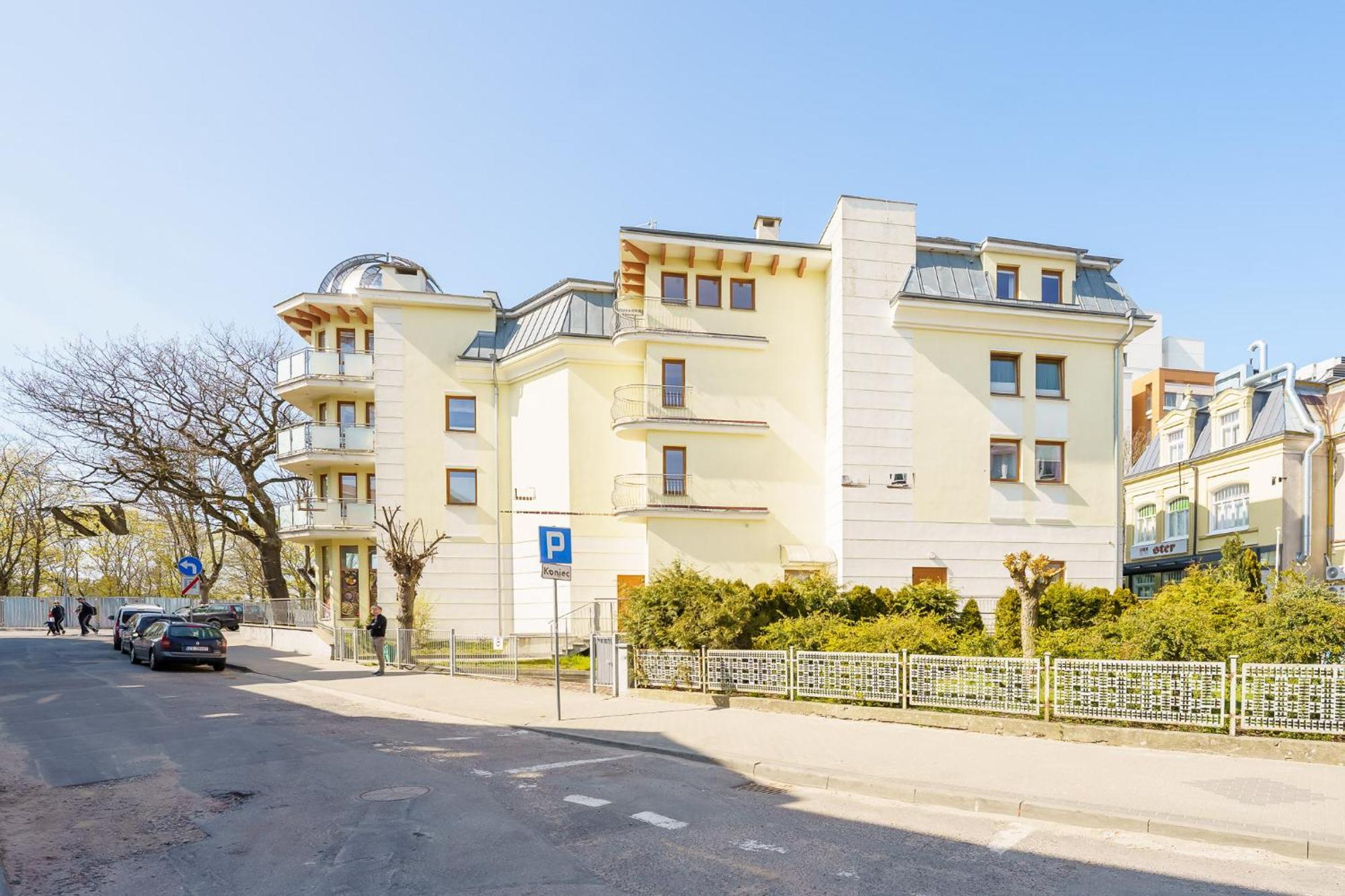 Seaside Apartment With Parking & Ac - 150 M To The Beach By Noclegi Renters Miedzyzdroje Buitenkant foto